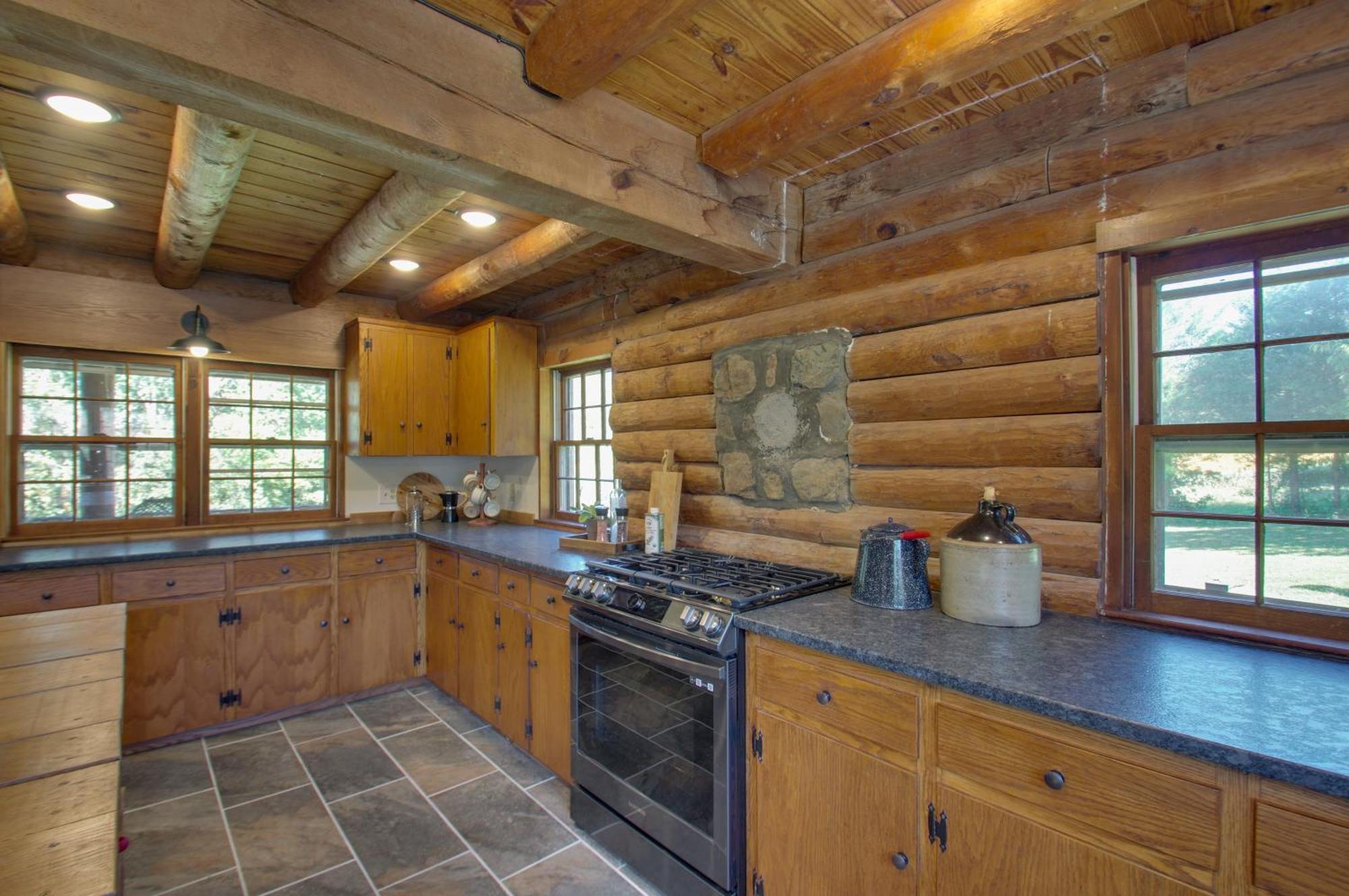 Cozy Log Cabin Getaway With Fire Pit And 3 Acres! Ruckersville Eksteriør billede