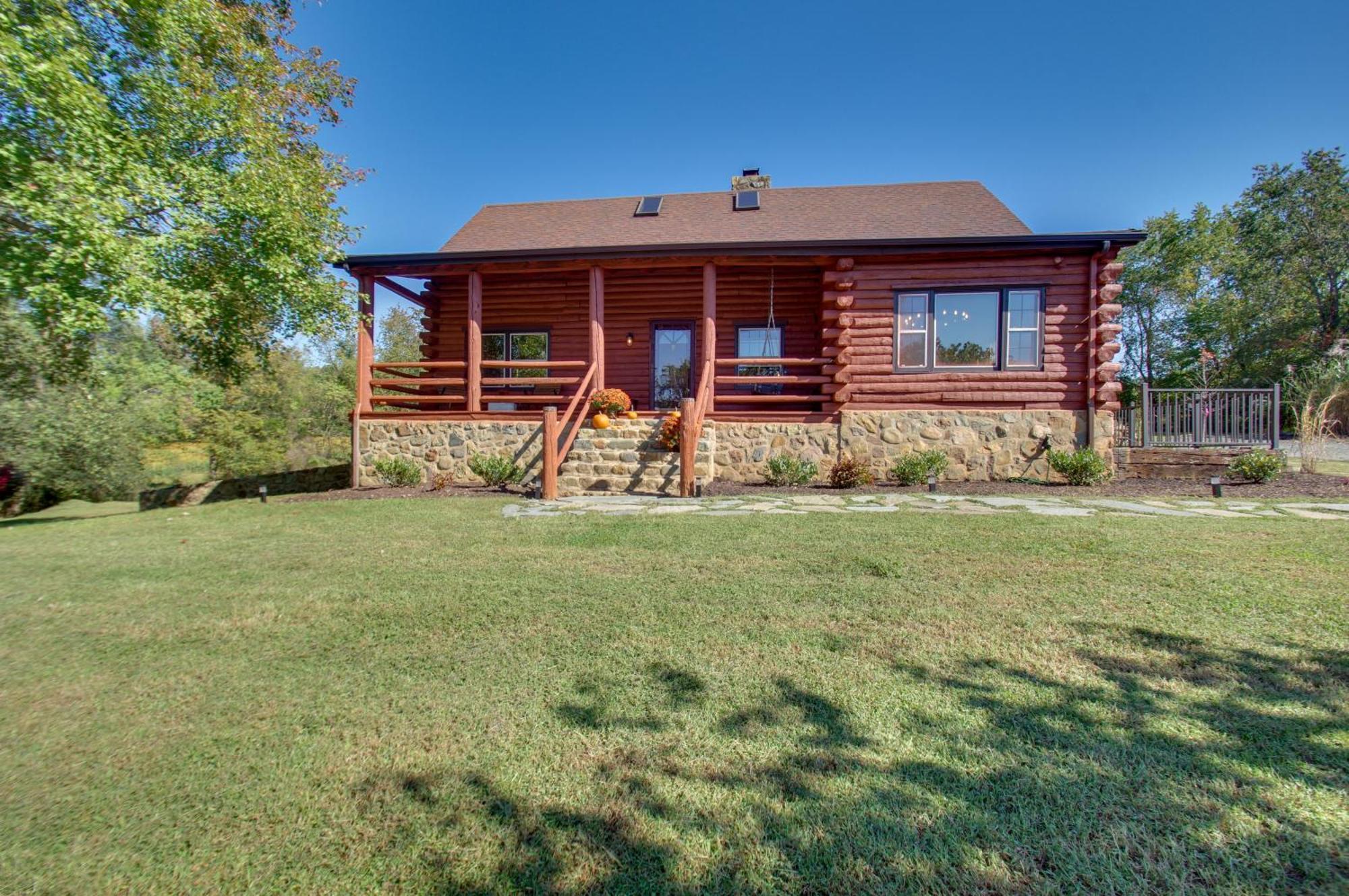 Cozy Log Cabin Getaway With Fire Pit And 3 Acres! Ruckersville Eksteriør billede